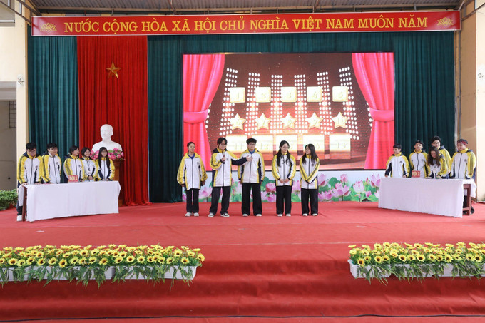 Cuộc thi “Knowledge Quiz”- Thử thách kiến thức bằng tiếng Anh” trong Lễ phát động.