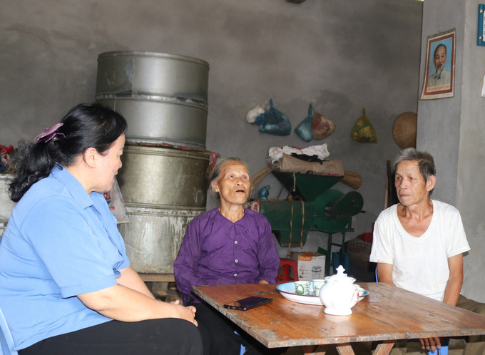 Bên trong căn nhà được nhà nước hỗ trợ sửa chữa của ông Lô Văn Báo ở Tổ dân phố 5, xã Phục Hòa. cao-bang-1.jpg