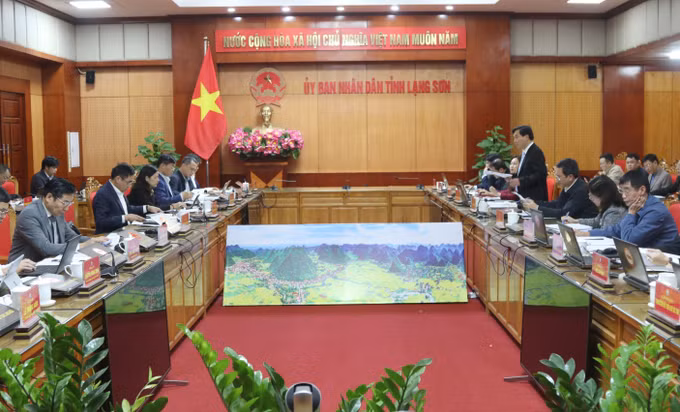 Quang cảnh buổi làm việc.