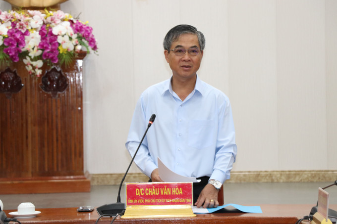 Phó Chủ tịch UBND tỉnh Vĩnh Long Châu Văn Hòa phát biểu tại buổi làm việc. Phó Chủ tịch UBND tỉnh Vĩnh Long Châu Văn Hòa phát biểu tại buổi làm việc.