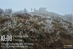 Xuất hiện băng tuyết trên đỉnh Mẫu Sơn