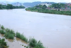 Xuất hiện lũ lớn đầu nguồn sông Hồng tại Lào Cai