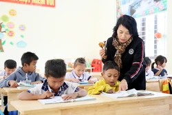 Giữ con chữ cho trẻ em vùng cao