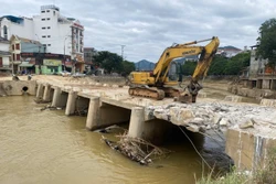 Cao Bằng: Tháo dỡ cây cầu không đảm bảo an toàn thoát lũ