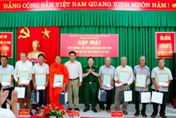 Biểu dương người có uy tín vùng đồng bào dân tộc khu vực biên giới biển