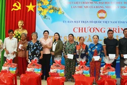Tổ chức 'Tết sum vầy - Xuân chia sẻ' cho người có hoàn cảnh khó khăn