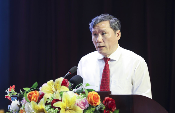 GS, TS. Lê Văn Lợi, Phó Giám đốc Học viện Chính trị quốc gia Hồ Chí Minh phát biểu tại Hội thảo. hoi-thao2-170825.jpg