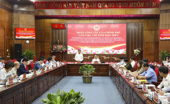 Quang cảnh buổi làm việc. Ảnh: Xuân Tư/TTXVN dien-bien-261025.jpg