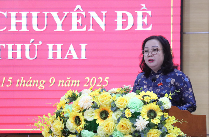 Chủ tịch HĐND tỉnh Đắk Lắk Cao Thị Hoà An phát biểu. dak-lak2-150925.jpg