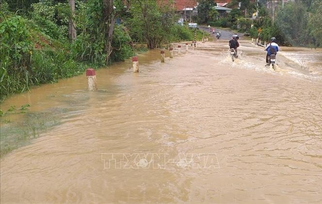 Mưa lớn kéo dài gây ngập nặng tại các huyện phía Nam của tỉnh Lâm Đồng. Ảnh tư liệu: Nguyễn Dũng/TTXVN lu-quet-110625.jpg
