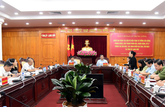 Quang cảnh buổi làm việc. ls3-230525.jpg