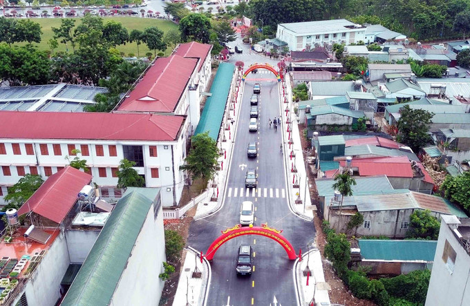 Tuyến giao thông khu vực Quảng trường Tây Bắc trong ngày khánh thành. son-la3-270925.jpg