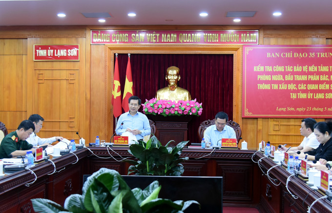 Ông Vũ Trọng Hà, Chánh Văn phòng Ban Chỉ đạo 35 Trương ương - Trưởng đoàn kiểm tra phát biểu tại buổi làm việc với lãnh đạo tỉnh Lạng Sơn. ls-230525.jpg
