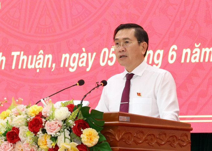 Ông Phạm Văn Hậu, Chủ tịch HĐND tỉnh Ninh Thuận, phát biểu tại kỳ họp. Ảnh: Công Thử/TTXVN nt2-050625.jpg