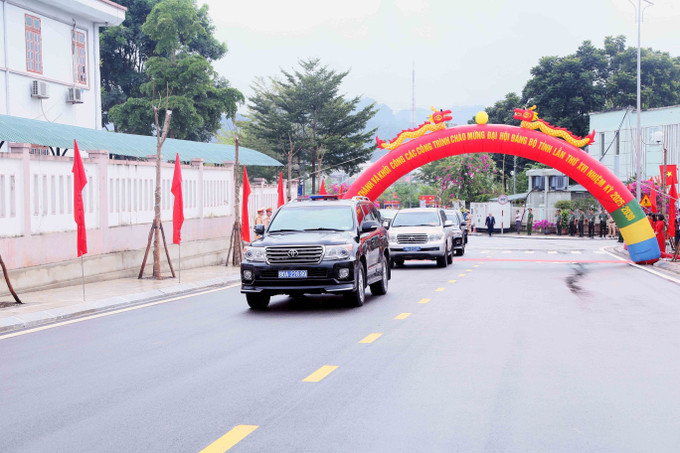 Nghi thức thông xe khánh thành tuyến giao thông khu vực Quảng trường Tây Bắc. son-la-270925.jpg