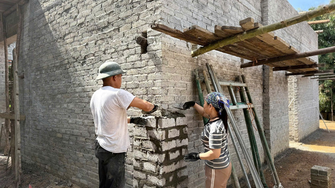 Xóa nhà tạm, nhà dột nát tại tổ 9, xã Na Rì. xoa-nha-tam-200725.jpg
