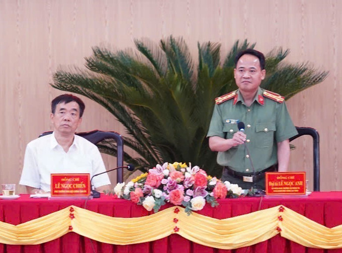 Đại tá Lê Ngọc Anh, Phó Giám đốc Công an tỉnh Thanh Hóa phát biểu ý kiến. Ảnh: TTXVN phát thanh-hoa-060825.jpg