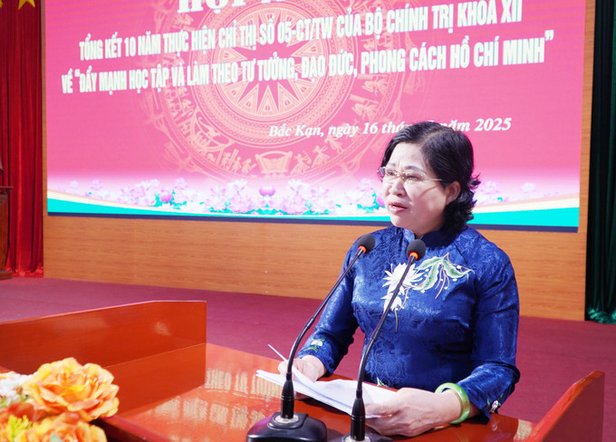 Phó Bí thư Thường trực Tỉnh ủy, Chủ tịch HĐND tỉnh Bắc Kạn Phương Thị Thanh phát biểu chỉ đạo tại Hội nghị. Ảnh: Nguyễn Công Hải/TTXVN bk-160525.jpg