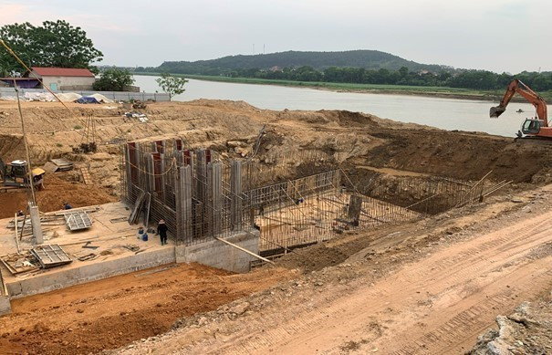 Trạm bơm Hoằng Khánh thuộc K29+515, đê tả sông Mã (xã Hoằng Xuân, tỉnh Thanh Hóa). Ảnh: TTXVN phát Trạm bơm Hoằng Khánh thuộc K29+515, đê tả sông Mã (xã Hoằng Xuân, tỉnh Thanh Hóa). Ảnh: TTXVN phát