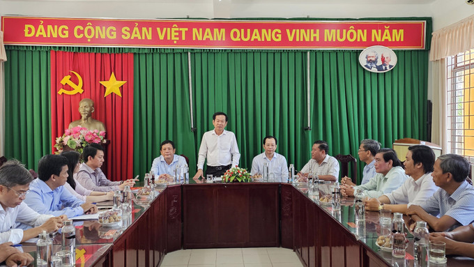 Đoàn công tác thăm, tặng quà tập thể trường Bổ túc Văn hóa Trung cấp Paly Nam bộ tại phường Sóc Trăng. can-tho-170925.jpg