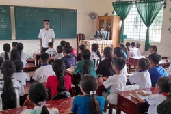 Dạy chữ Khmer dịp hè góp phần giữ gìn, phát huy bản sắc dân tộc