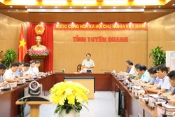 Tuyệt đối không để mất liên lạc với người dân tại các khu vực bị chia cắt, cô lập