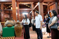 Thúc đẩy phát triển du lịch gắn với văn hóa truyền thống các dân tộc