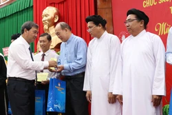 Tôn vinh chức sắc, chức việc và người có uy tín trong đồng bào các dân tộc thiểu số tiêu biểu