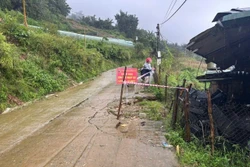 Bão số 10: Lào Cai có 4 người bị thương, mất tích và hơn 300 ngôi nhà tốc mái