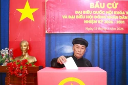 Vượt lên trời mưa, giao thông chia cắt, nhiều xã miền núi đạt 100% cử tri đi bầu cử sớm