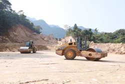 'Vượt nắng, thắng mưa', nước rút hoàn thành các công trình vùng biên viễn