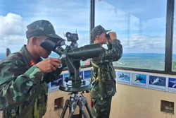 Những người lính giữ bình yên cho bầu trời Tổ quốc trên đỉnh Hàm Rồng