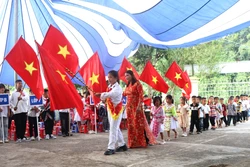Tiếng trống khai trường đặc biệt giữa non cao
