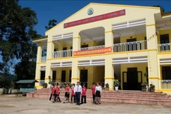 Vào cuộc đồng bộ để ngăn chặn nguy cơ học sinh vùng cao bỏ học giữa chừng