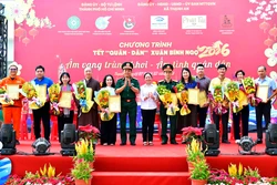 Ấm áp ‘Tết Quân - Dân’ tại xã đảo Thạnh An