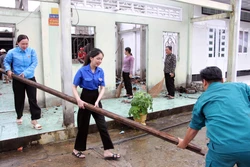 Thanh niên Cà Mau hỗ trợ xóa nhà tạm cho hàng trăm gia đình chính sách