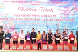 Bộ đội Biên phòng '3 bám, 4 cùng' với người dân vùng biên