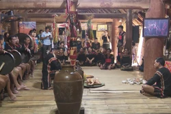 'Về làng trải nghiệm văn hóa truyền thống' trong tháng 8 tại Đồng Mô