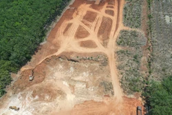 Xử phạt một cá nhân làm 'biến dạng đất'