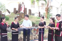 Hướng về ngày hội non sông