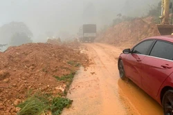 Khắc phục xong sạt lở đèo Đại Ninh, Quốc lộ 28B đã thông trở lại