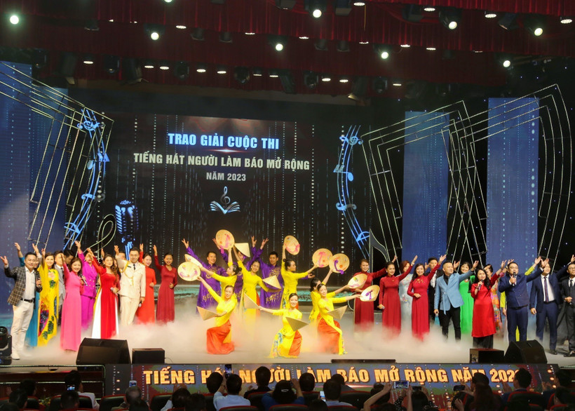 Hội báo toàn quốc 2023: Trao giải cuộc thi Tiếng hát người làm báo mở rộng
