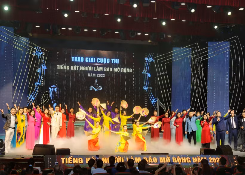 Hội báo toàn quốc 2023: Trao giải cuộc thi Tiếng hát người làm báo mở rộng