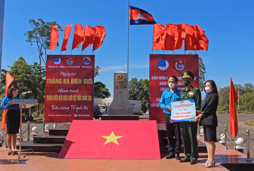 Gia Lai: Nhiều hoạt động ý nghĩa tại chương trình tháng Ba biên giới