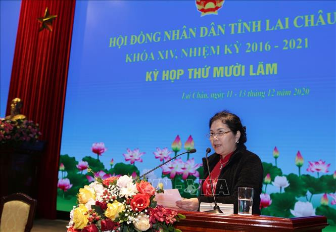 Bà Giàng Páo Mỷ, Bí thư Tỉnh ủy, Trưởng đoàn đại biểu Quốc hội, Chủ tịch HĐND tỉnh khóa XIV, nhiệm kỳ 2016-2021 phát biểu. Ảnh: Quý Trung – TTXVN
