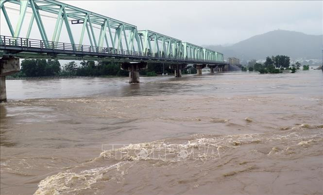 Lũ trên sông Kỳ Lộ (đoạn qua thị trấn La Hai, huyện Đồng Xuân) đang lên cao. Ảnh: Xuân Triệu – TTXVN