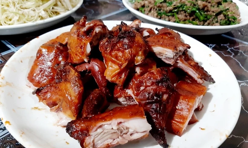 Món chuột đồng quay lu luôn làm hài lòng giới sành ăn nhất. Ảnh: Công Mạo