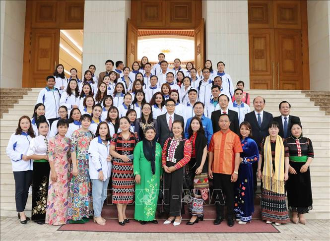 Phó Thủ tướng Vũ Đức Đam với các đại biểu tại buổi gặp mặt. Ảnh: Phương Hoa – TTXVN