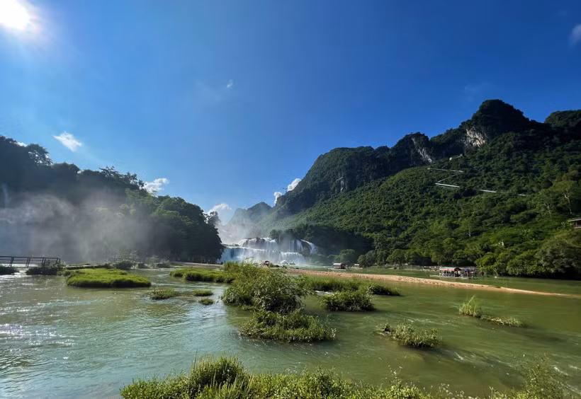 Thác Bản Giốc vào mùa Thu