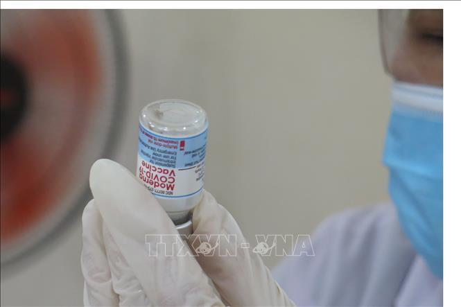 Phụ nữ cho con bú có thể tiêm vaccine phòng COVID-19
